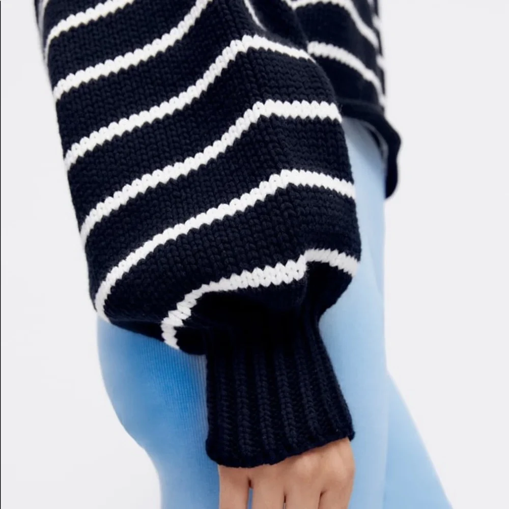 Zara Crop Sweater - Picture 5 of 11